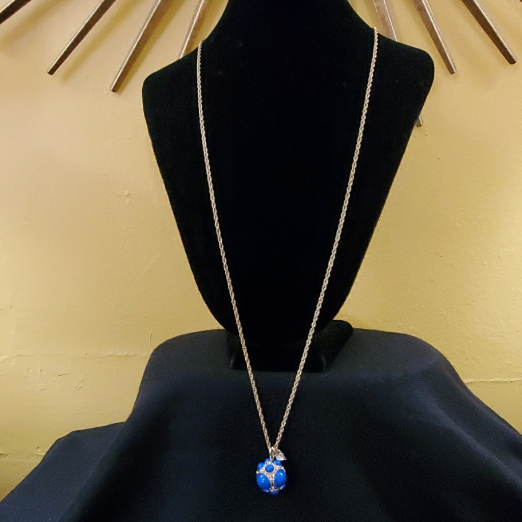 Ann Taylor Blue Cobochon Pendant Necklace 677 15$